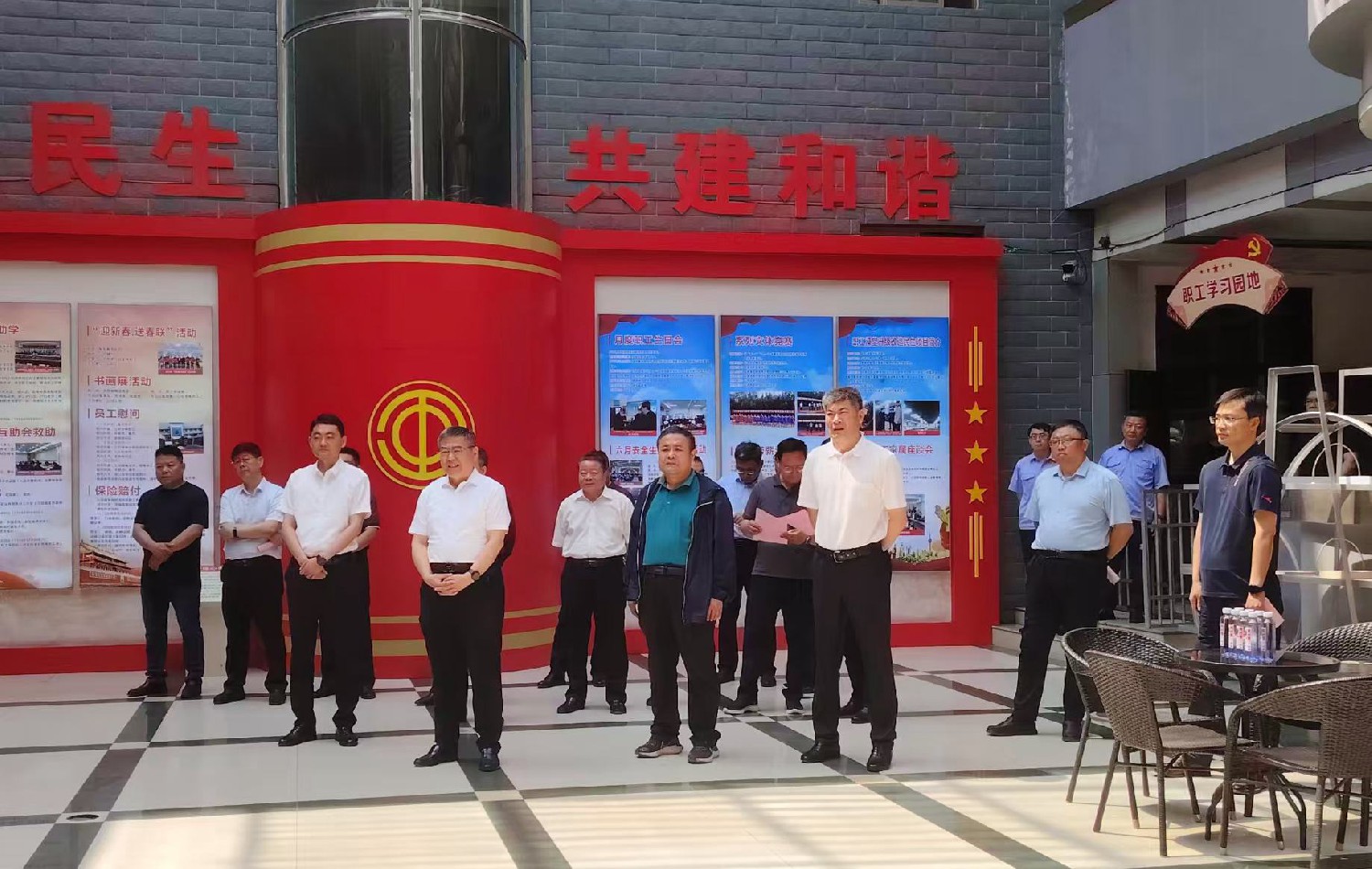 市人大人大常委來辰龍集團開展調(diào)研